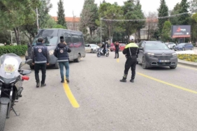 Muğla Cumhuriyet Meydanı’nda geniş kapsamlı trafik denetimi