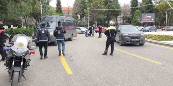 Muğla Cumhuriyet Meydanı’nda geniş kapsamlı trafik denetimi