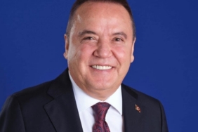 Muhittin Böcek hastaneye kaldırıldı