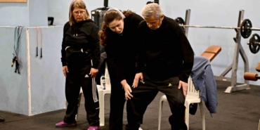 Muratpaşa’dan parkinson hastalarına destek