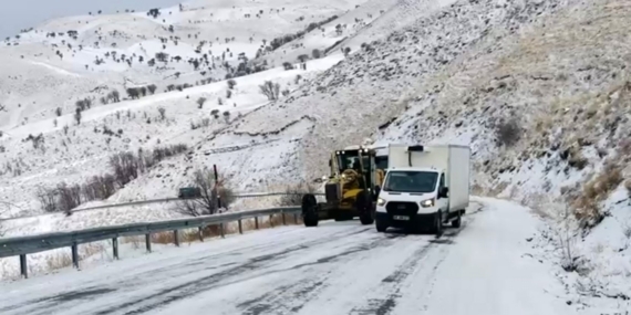 Muş’ta mahsur kalan 20 araç kurtarıldı