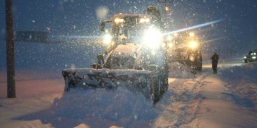 Muş’ta yeni yıl mesaisi: Vali Çakır sahadaki ekipleri ziyaret etti