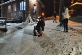 Nebiyan Dağı beyaza büründü, çocuklar gibi eğlendiler