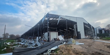 Nilüfer’de iki kaçak yapı daha yıkıldı