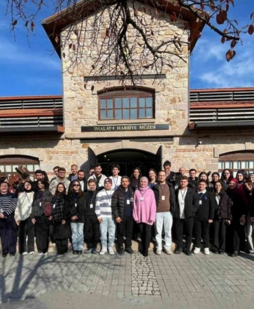 Öğrenciler, mühendislik uygulamalarını sahada gözlemleme fırsatı buldu