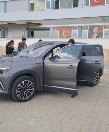 Öğrenciler TOGG’u yakından tanıdı