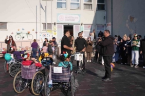 Okul bahçesi şenlik alanına döndü