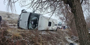 Okul servisi yan yattı, 14’ü öğrenci 15 kişi yaralandı