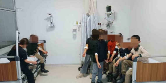 Okulda rahatsızlanan 23 öğrenci hastaneye kaldırıldı