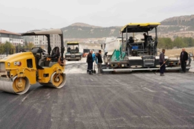 Okullar bölgesinde asfalt çalışmaları devam ediyor