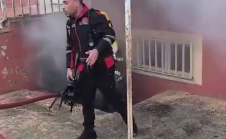 Okulun bodrum katında korkutan yangın