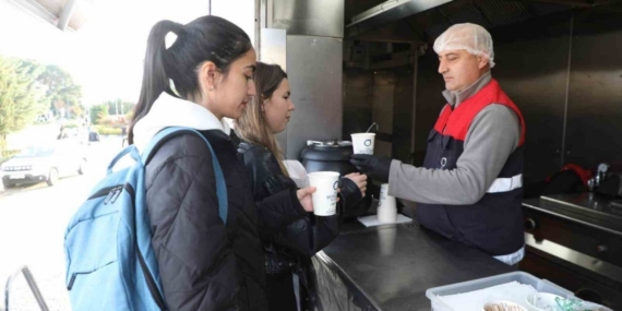 Ordu’da üniversite öğrencilerine sıcak çorba ikramı
