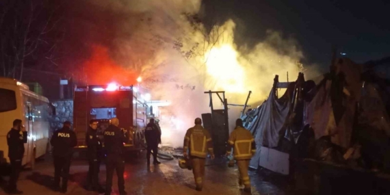 Osmangazi’de gece saatlerinde yangın paniği: 1 yaralı