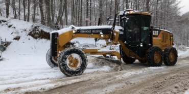Osmangazi’de karla kapanan yollara anında müdahale