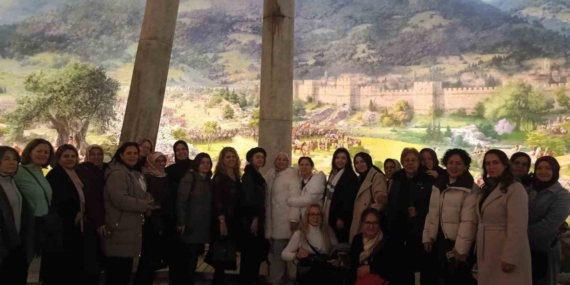 Osmangazili kadınlar kültür turlarıyla moral depoluyor