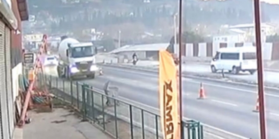 Osmaniye’de feci kaza: Motosiklet ve sürücüsü minibüsün altında kaldı