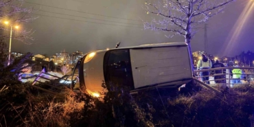 Otomobil ile hafif ticari araç çarpıştı: 3 yaralı