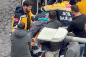 Otomobil motokuryeye çarptı: 1 yaralı