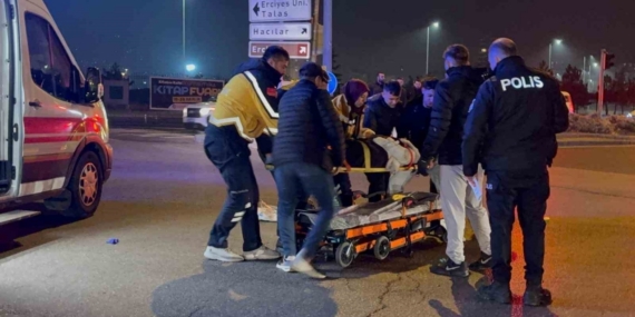 Otomobil motosiklete çarptı: 1 ağır yaralı