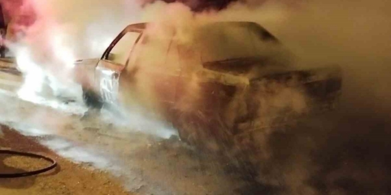 Otomobil patladı, feci şekilde can verdi