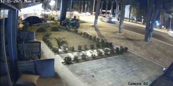 Otomobilin çarpması ile metrelerce yükseğe savrulan motosiklet sürücüsü hayatını kaybetti