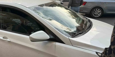 Otomobilin çarptığı yaya ağır yaralandı, sürücüler birbirlerinin üstüne yürüdü