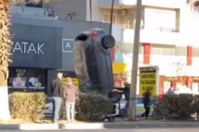 Otomobilin takla atıp ters döndüğü anlar kameraya yansıdı