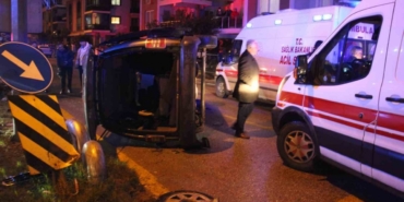 Otomobille çarpışan ticari araç yan yattı: 7 yaralı