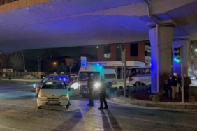 Otomobille hafif ticari araç çarpıştı: 1 yaralı