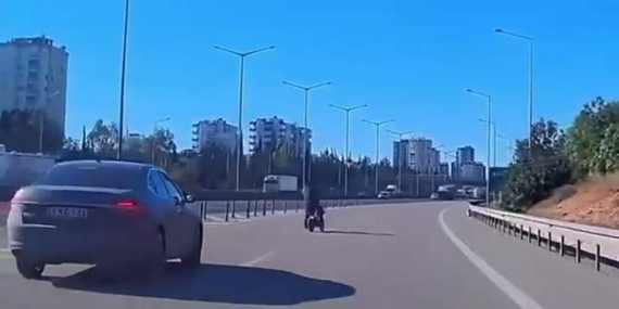 Otoyolda bisikletli tehlikesi: Kazaya ramak kaldı