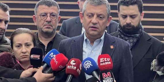 Özgür Özel duygularına hakim olamadı