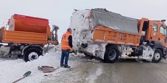 Palandöken geçidinde karla mücadele ekiplerinin nefes kesen mesaisi