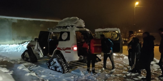 Paletli Ambulans nefes darlığı çeken öğretmen için dağları aştı