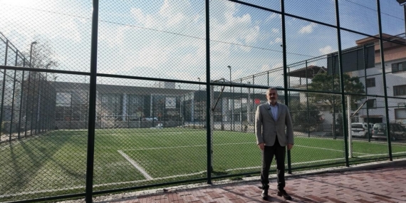 Pamukkale Belediyesi mahalle gençlerinin kullandığı halı sahayı ücretli yaptı