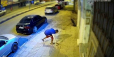 Park halindeki 6 araç ve 4 iş yerinin camlarını taşla kıran alkollü şahıs tutuklandı