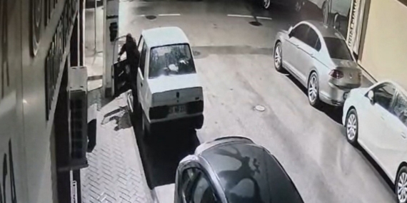 Park halindeki araçtan oto teyp çalan şüpheli yakalandı