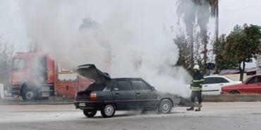 Park halindeki otomobilde yangın çıktı