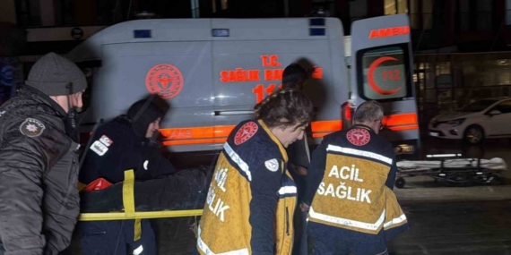 Park halindeki tıra çarpan motosiklet sürücüsü ağır yaralandı