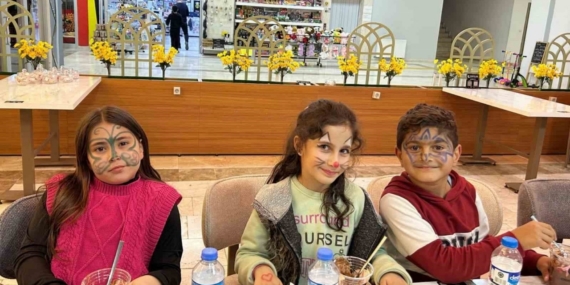 Patnoslu öğrenciler "Toti ile Poti" oyununu izledi