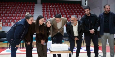 Personelinden Başkan Serkan Acar’a doğum günü sürprizi