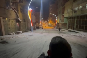 Pervari’de vatandaşlar kar yağışının tadını kayarak çıkardı