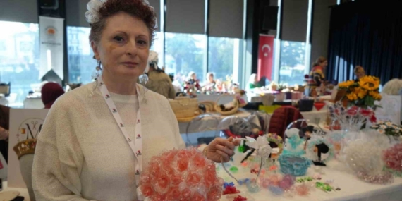 Plastik atıklar çiçek açtı: Çevreye duyarlı sanat
