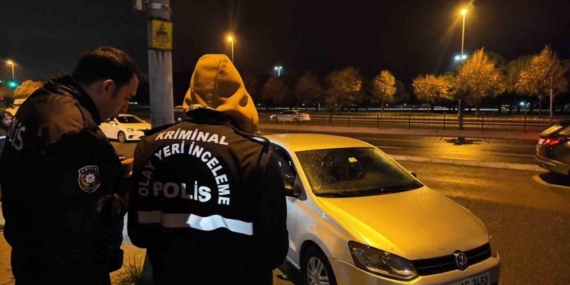 Polisin GBT yapmak istediği araçtan ceset çıktı