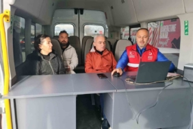 Polisin Mobil Göç Noktası uygulama aracı ile denetimleri sürüyor