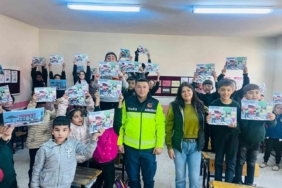 Pozantı’da ilkokul öğrencilerine trafik eğitimi