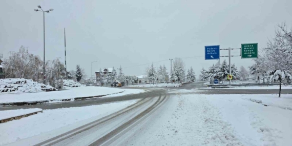 Pozantı’da kar yağışı etkili oldu