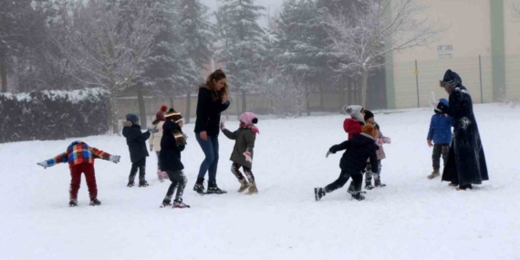 Refahiye’de eğitime kar engeli: Okullar 1 gün tatil