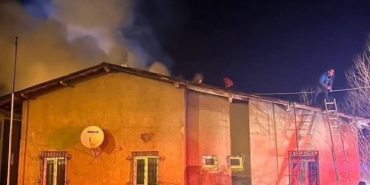 Refahiye’de köy konağı eklentisinde yangın
