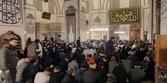 Regaip Kandili’nde Bursalılar Ulu Cami’de buluştu