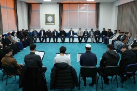 Rektör Kırışık İlahiyat Fakültesi Arapça hazırlık öğrencileriyle buluştu